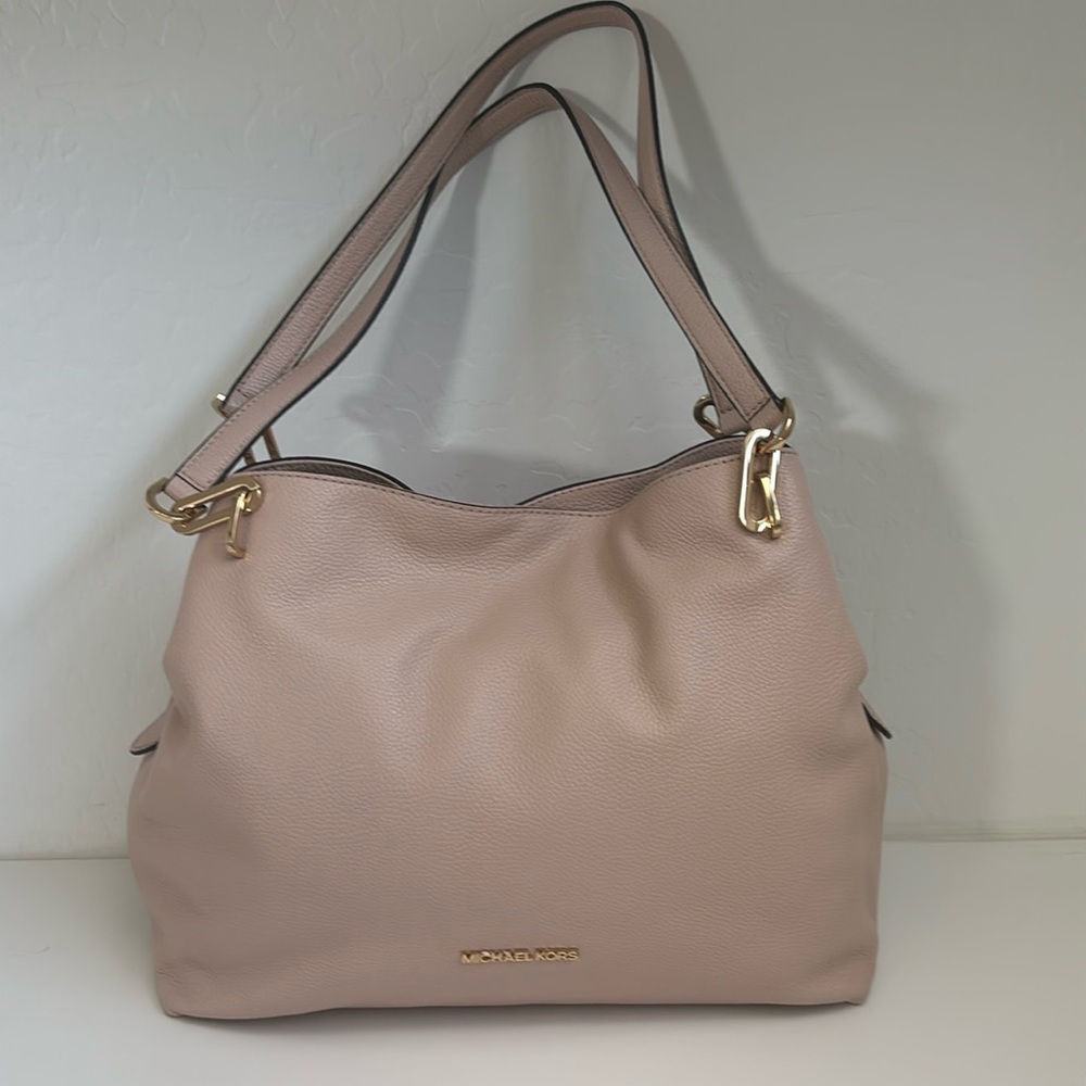 Michael Kors shoulder bag. New w/o tags.
